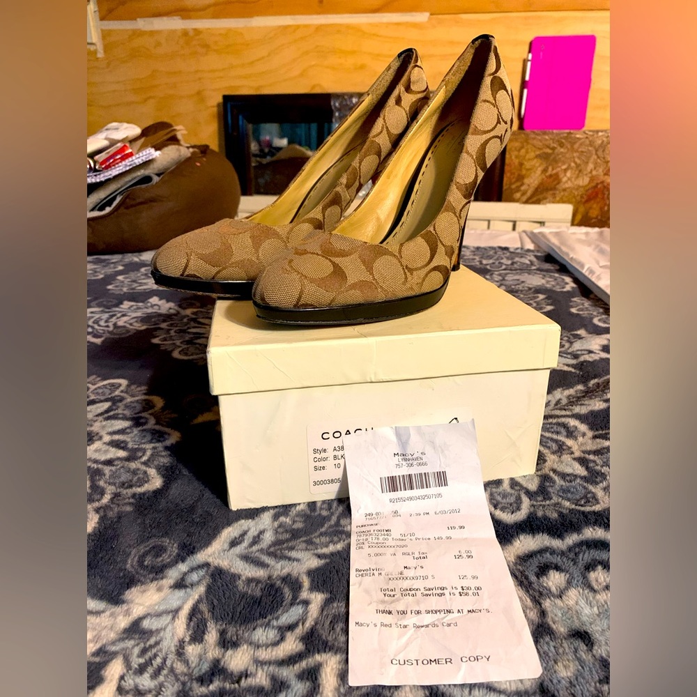 Coach Caya Signature Logo Pumps SIZE 10